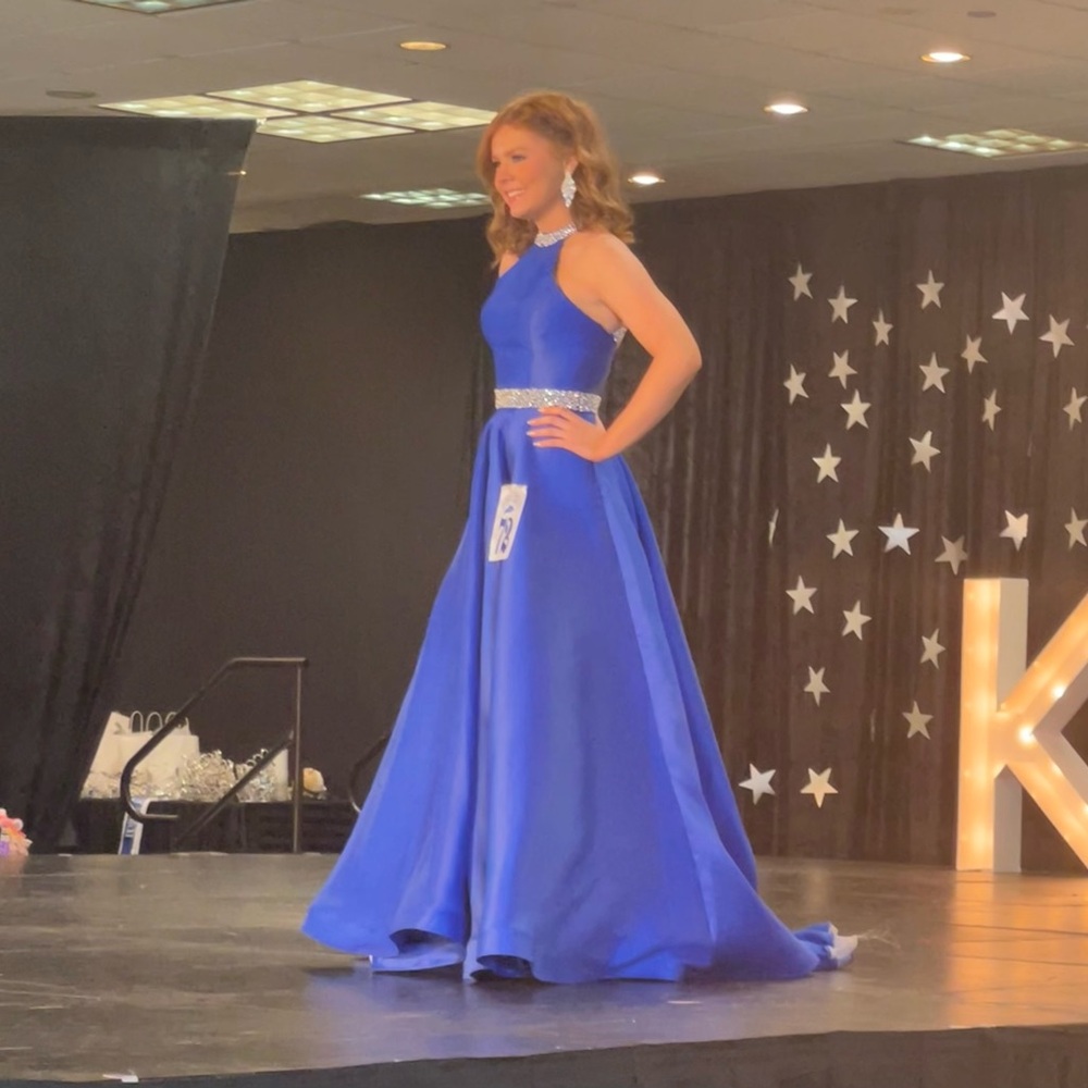 Ashley Lauren size 2 from Copper Penny
Worn once on stage, perfect for pageants